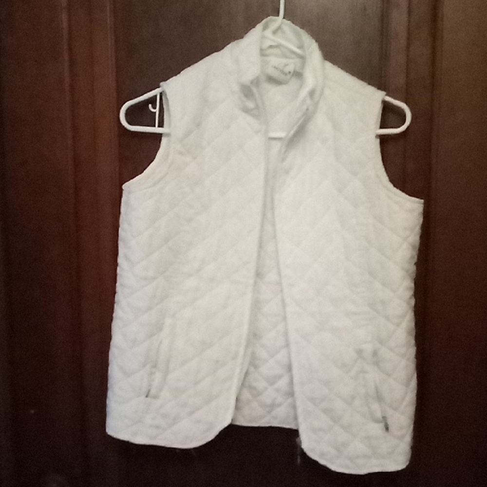 Active USA Women's Ivory Quilted Vest